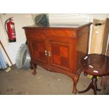 MAHOGANY SMALL REPRODUCTION SIDEBOARD, 93CM WIDE