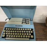 IMPERIAL 200 PORTABLE TYPEWRITER