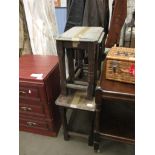 NEST OF THREE OAK EARLY 20TH CENTURY ARTS & CRAFTS TYPE TABLES, LARGEST 56CM WIDE