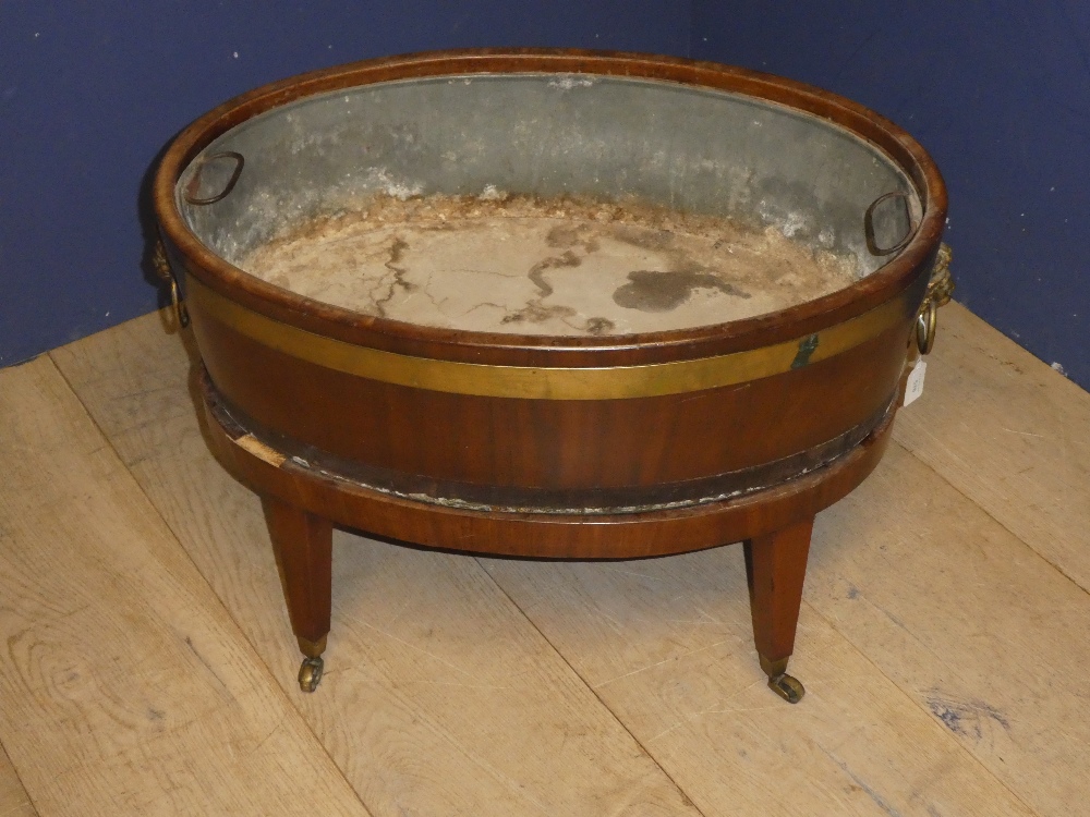 George III brass bound oval wine cooler with liner 48H x 75L x 48.5D cm (as found) - Image 4 of 12