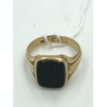 18ct Gold gentlemans signet ring set with square bloodstone plaque size H 8g