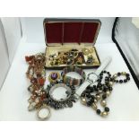 Collection of costume & hardstone jewellery