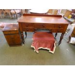 Small Victorian mahogany sidetable/ dressing table with central drawer flanked by 2 drawers