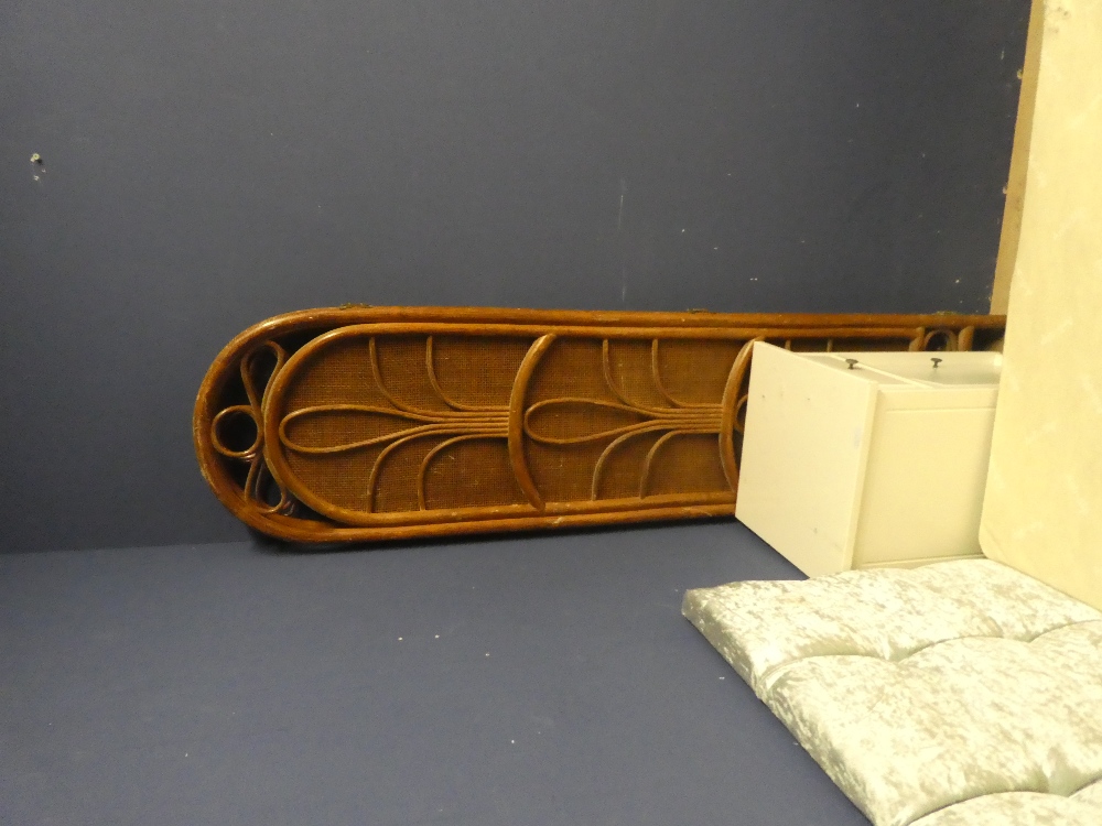 A double bed, headboard, a screen and two bedside tables - Image 5 of 5