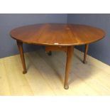 Drop leaf table 72.5H x 136.5 x 138D cm extended