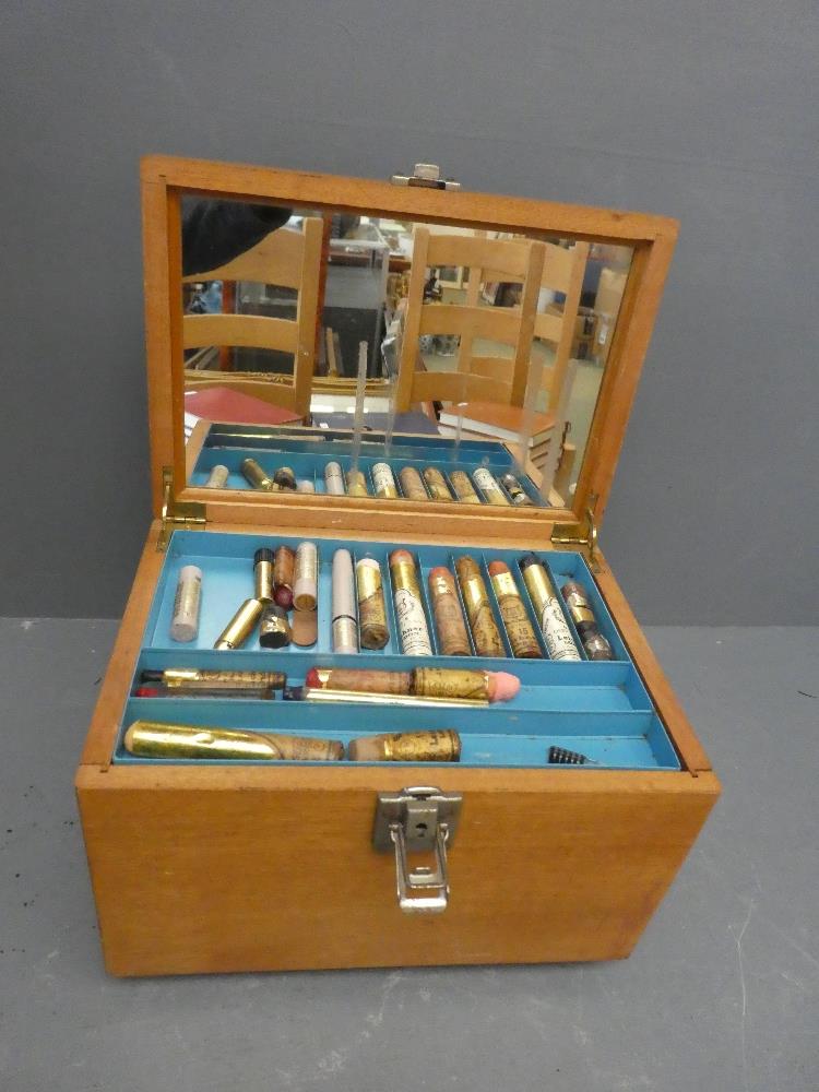 Actors wooden make up box with make up - Image 2 of 4