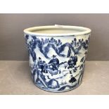 Large C19th Chinese blue & white brushpot
