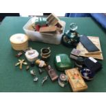 Quantity of Vintage costume jewellery, including a 1949/1950 Swindon Speedway brooch, glass