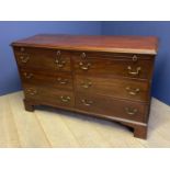 George III mahogany chest of drawers with 3 drawers to either side and 2 slides to the top front