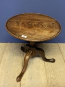 George III oak tripod tray top circular occasional table, 45cm diameter x 48cmH (old repair/split)