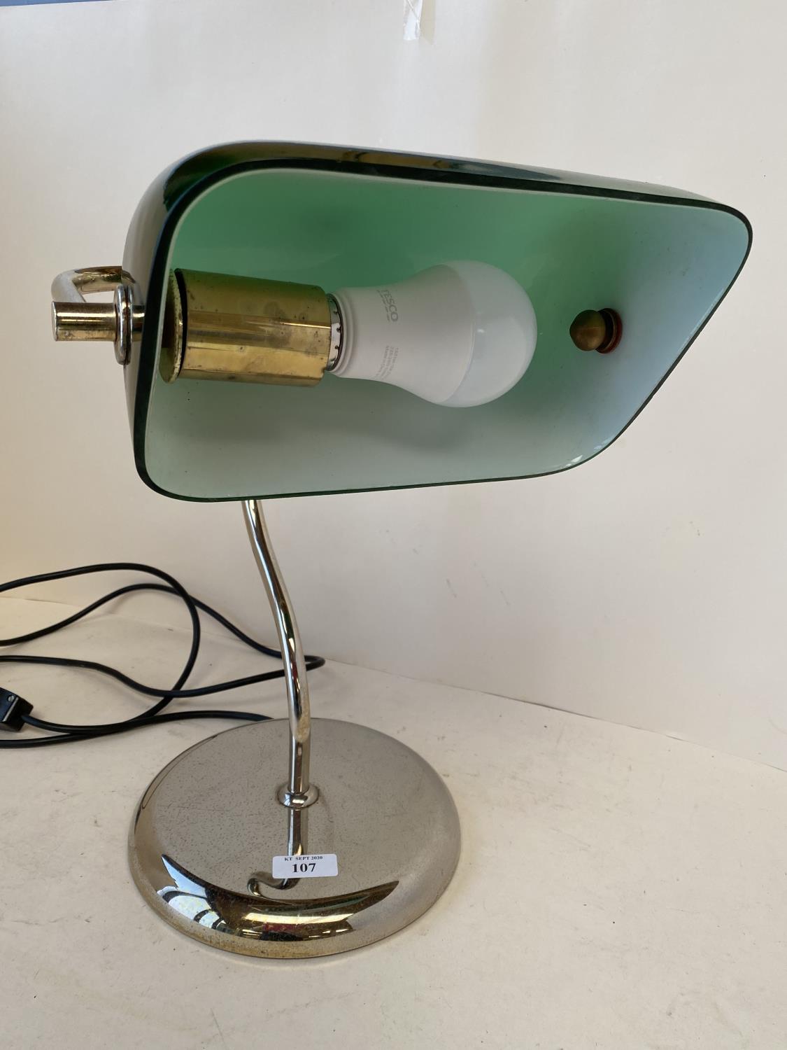 Brass desk lamp with green glass shade - Image 2 of 3