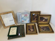 Quantity of decorative pictures of chickens, and picture frames