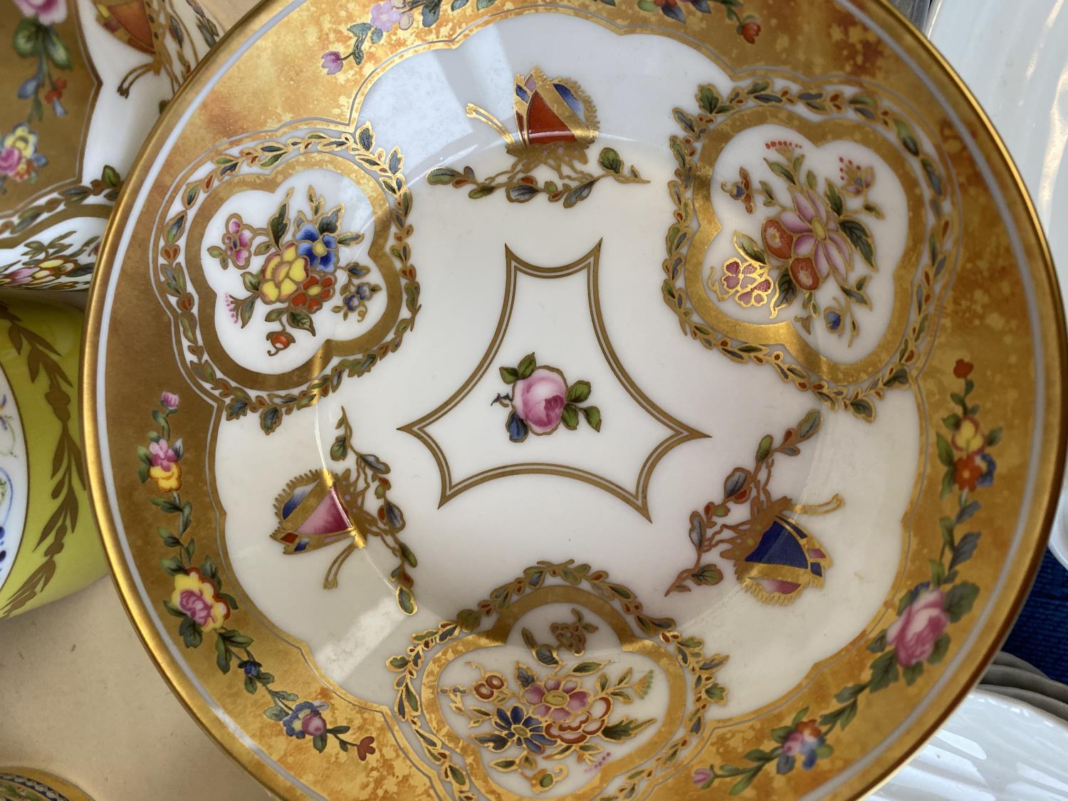 Qty of good quality decorative china including a pair of scalloped edge signed Mido, - to base and - Image 16 of 17