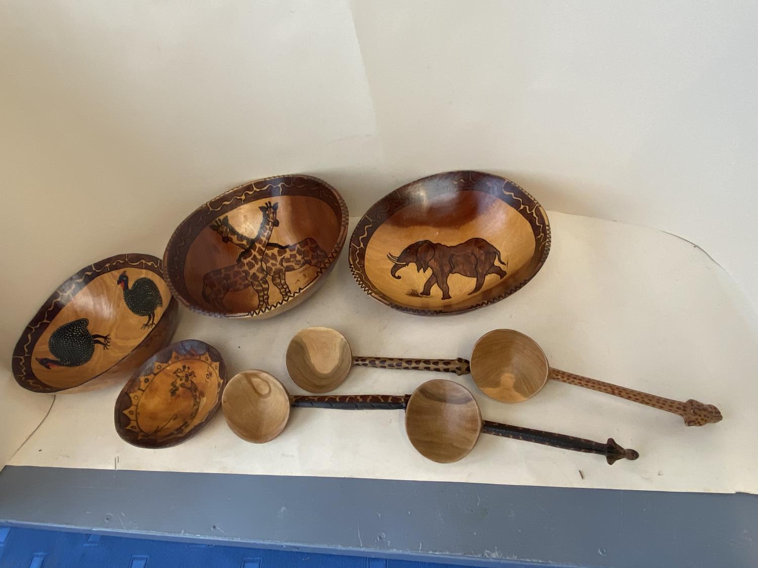 Quantity of wooden bowls and serving spoons etc (Condition: all from house clearance so all with - Image 4 of 7