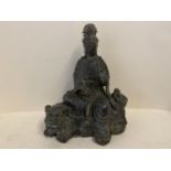 Verdi grated bronze Guangin seated Buddha, 29cmH )(condition - small chips to base)