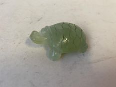 Finely carved Jade tortoise, 4.5cmL