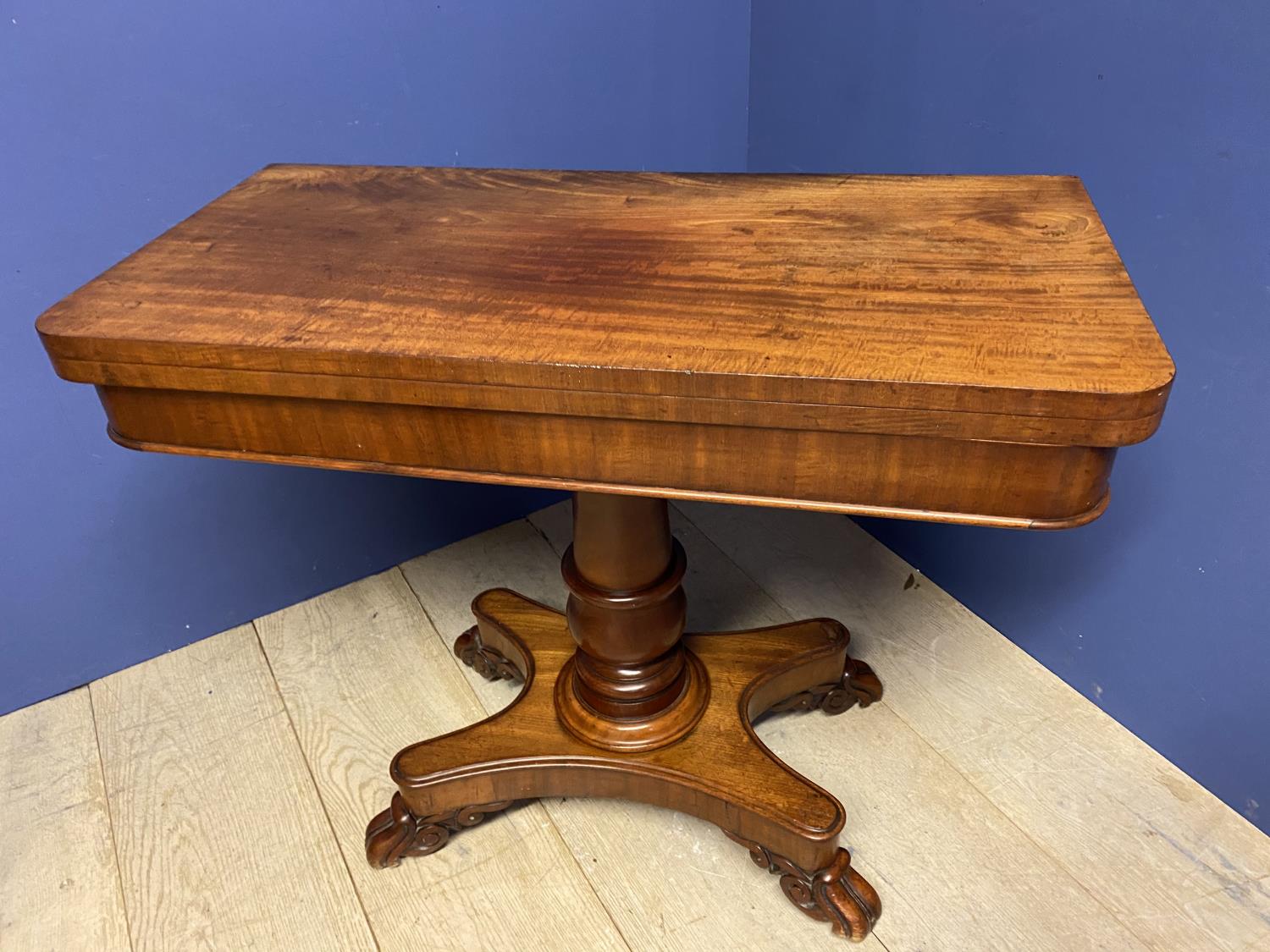 Early Victorian pedestal foldover mahogany tea table 92cmL - Image 2 of 4