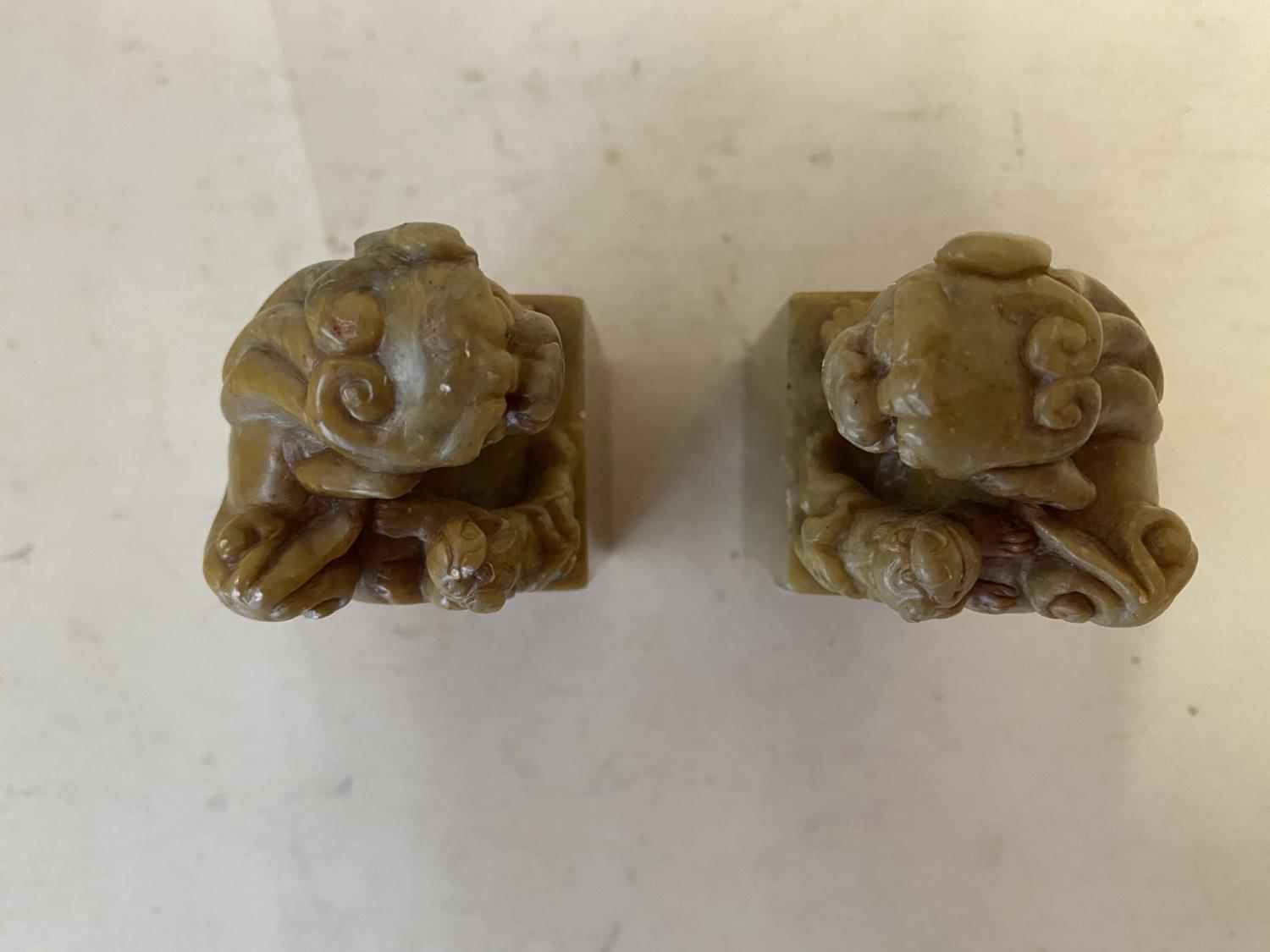 Pair of hardstone Chinese square seals, with Dog of Fo finials, 12 cmH - Image 8 of 10