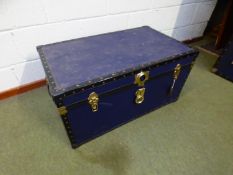 One blue trunk, no makers name, see photos for condition