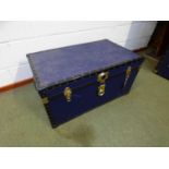 One blue trunk, no makers name, see photos for condition