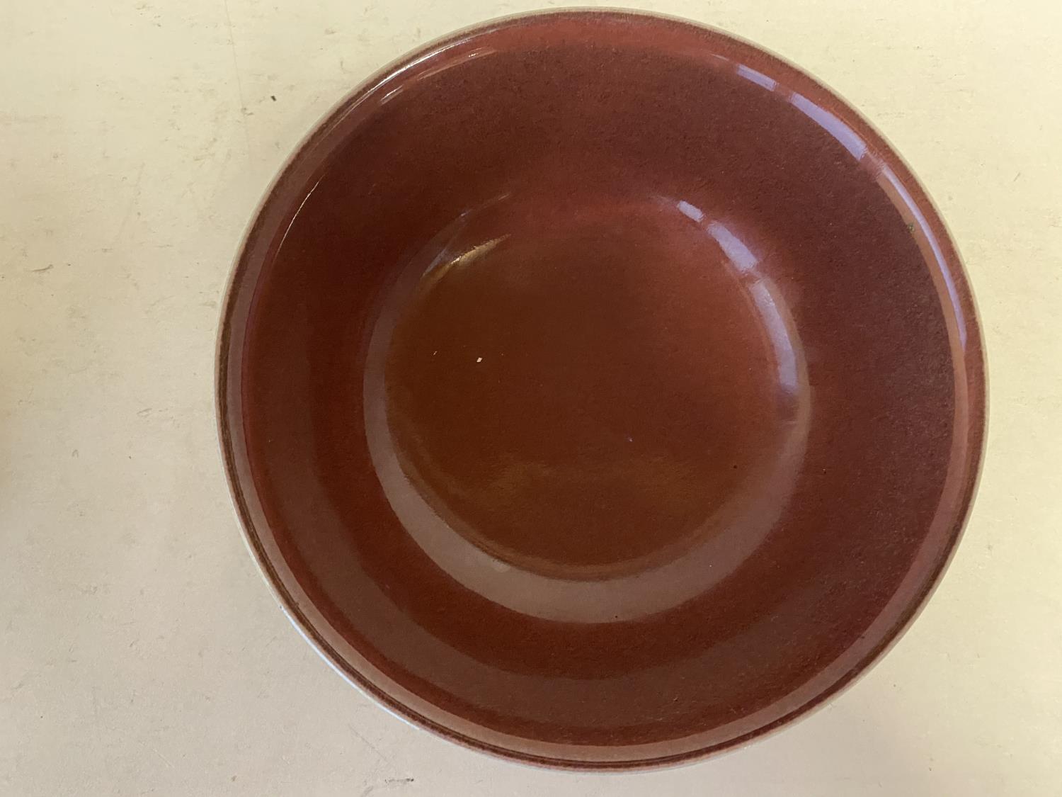 Chinese red bowl, with a crackle glaze to base, condition - crack and chips/minor frits to base - Image 4 of 5