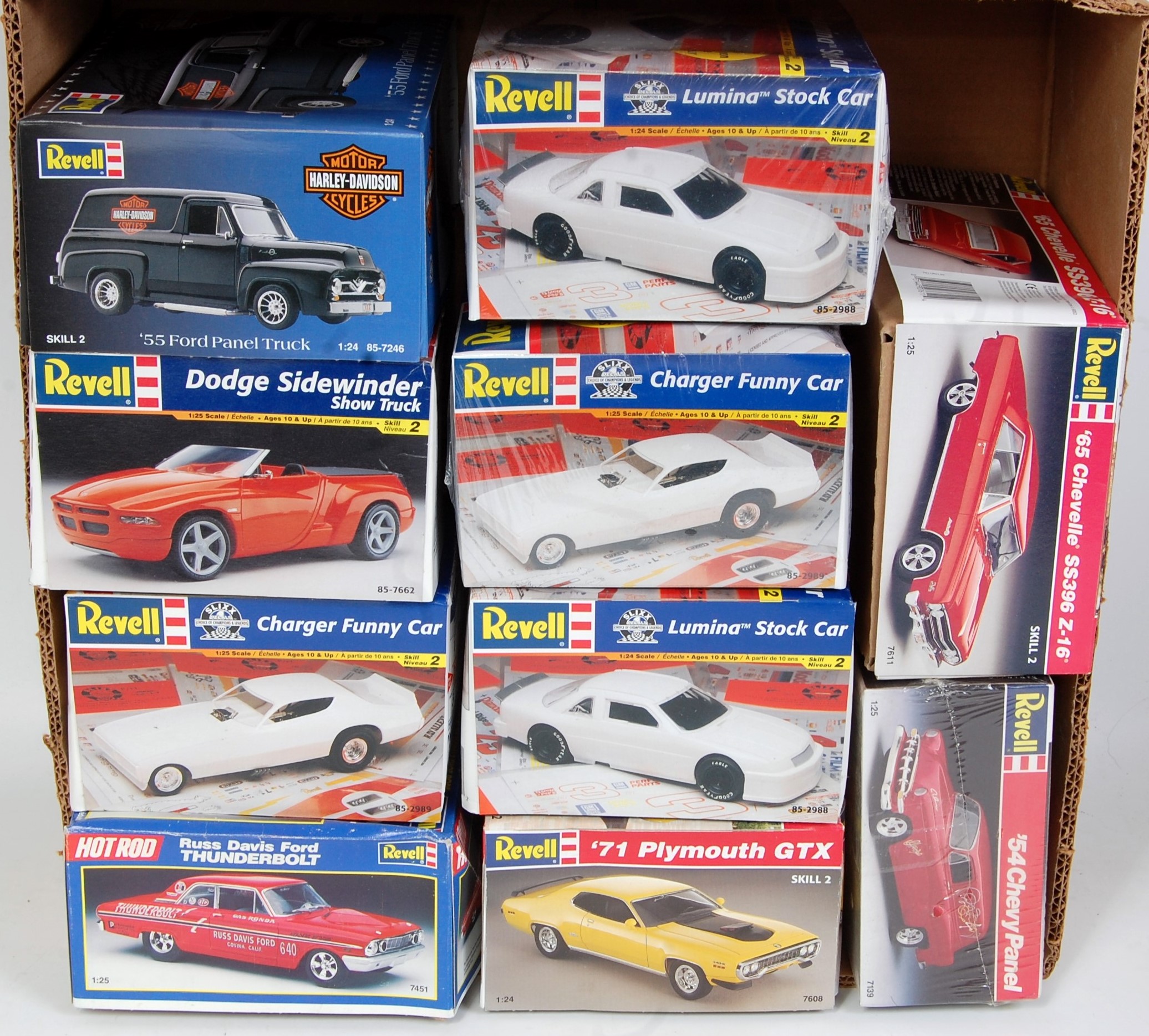 Ten various boxed as issued Revell 1/24 and 1/25 scale plastic classic car and racing car kits to