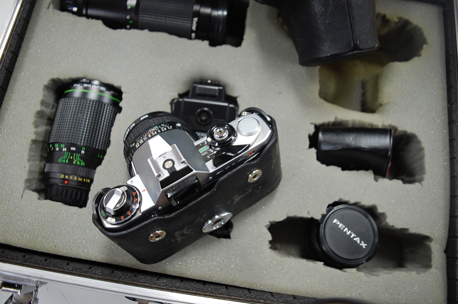 A Pentax ME series camera, in fitted case with various lenses and accessories; together with various - Image 8 of 8