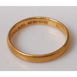 A 22ct gold wedding band, 4.5g, size R