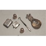 A small collection of miscellaneous silver items, to include an Edwardian silver vesta with