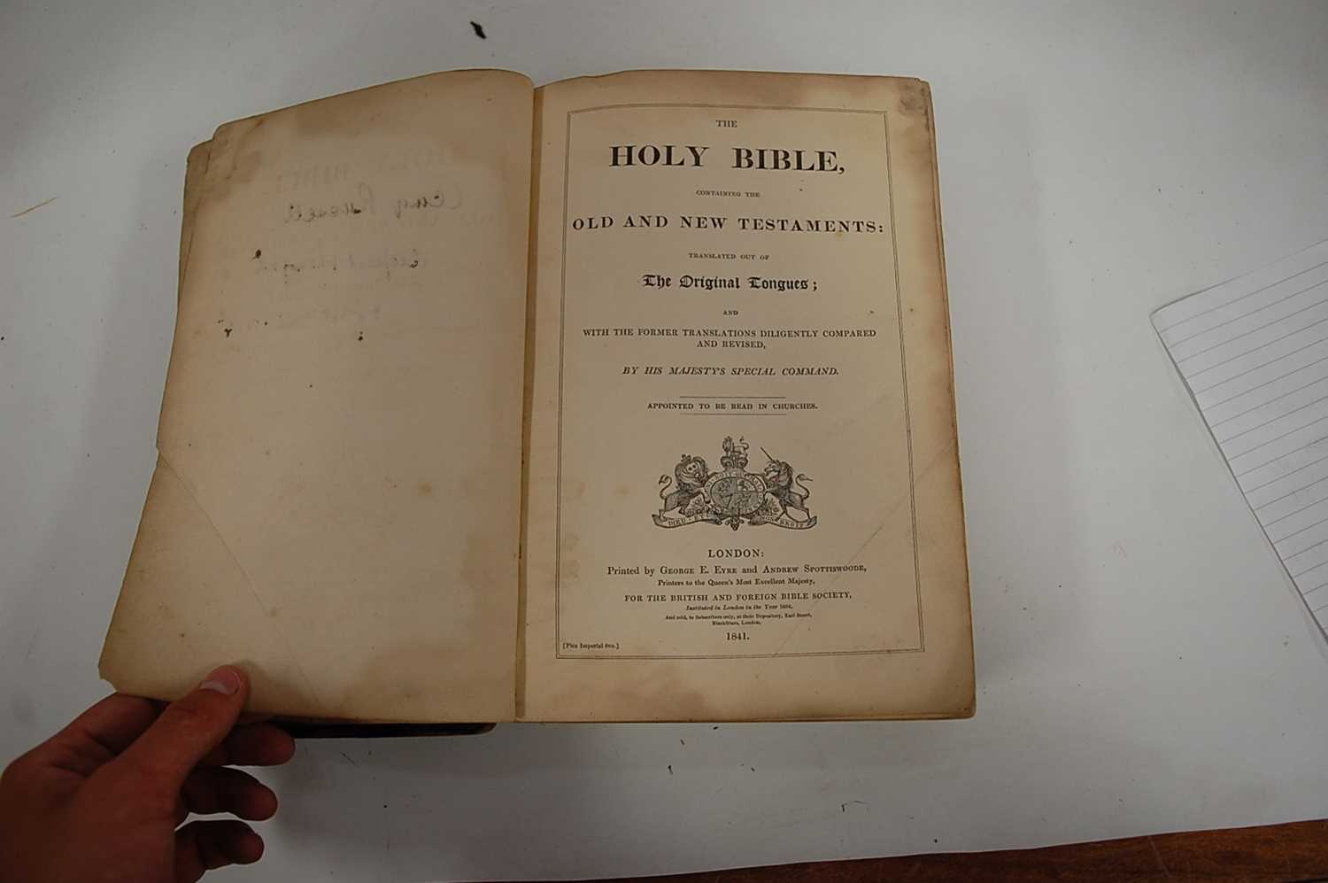 Two leather bound BiblesCondition report: Both rather tatty. Bible at top – 25x20x8cm, no date or - Bild 13 aus 13