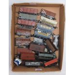 Tray containing approx 20 mixed makes wagons, some weathered and loads added (F-G)