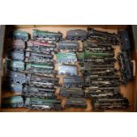 Large tray containing 15 locos and tenders, mixed companies and liveries, all 4-6-0s, a few