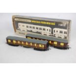 Wrenn W3006/7 Brighton Belle 2-car set, brown and cream (NM-BP)