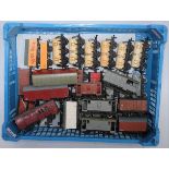 Tray containing approx 36 Hornby Dublo SD6 wagons, some fitted with metal wheels for 3-rail