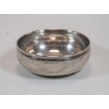A George V plain silver small bowl, 2.7oz, Birmingham 1935, dia. 10.5cm