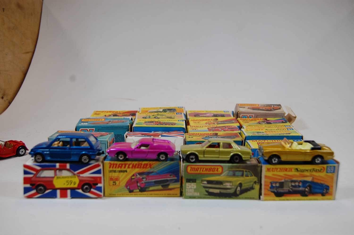 One box containing a quantity of Matchbox Superfast and other Matchbox diecast and a Spot-On by - Bild 2 aus 8