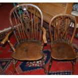 Five early 20th century elm and beech wheelback kitchen chairs (3+2)