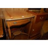 An Edwardian mahogany, satinwood strung and crossbanded dropflap single drawer occasional table, w.