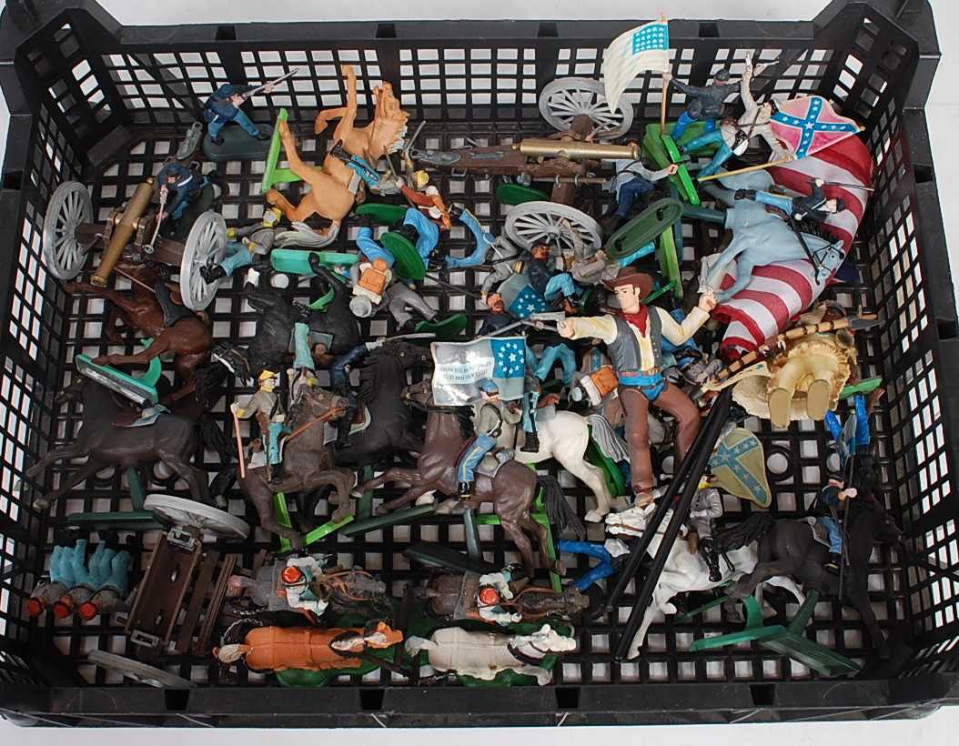 One tray containing a quantity of various plastic Britains, Britains Detail and other mixed