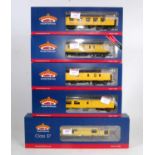 Five Bachmann Network Rail yellow items: Class 37 diesel loco No. 97301 with Br Mk1 generator