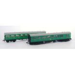 2250 Hornby Dublo 2-rail EMU motor coach, couple of minor marks (E), with 4150 driving trailer