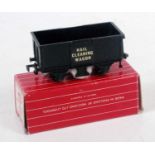 4654 Hornby Dublo rail cleaning wagon, with Tony Cooper box, chips to top edges (E-BR)