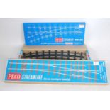 Peco SM32 2-rail track - 6 std curves ST-605; 1x SL-E692 L/H small radius turnout; 1x SL-E695, R/H