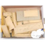 Hornby Dublo plastic building parts, tray believed to contain suburban station, platform extensions,