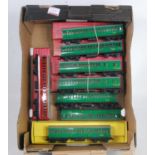 Hornby Dublo tinplate suburban coaches - all green and BR(S) except the D13: 2x 4025 1st/2nd (NM-