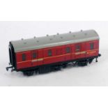 4076 Hornby Dublo 6-wheel 'Stove' full brake, scratch one side (E)