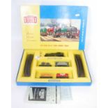 2016 Hornby Dublo 2-rail tank goods set comprising BR69550 loco (VG-E) with four wagons (VG), track,