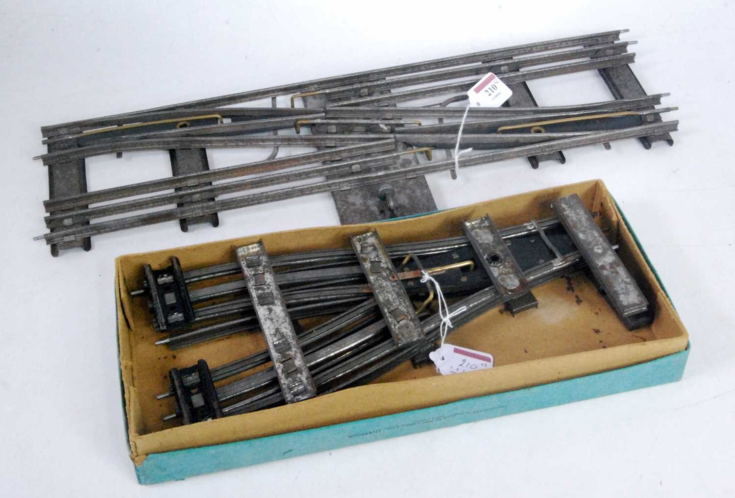 Three pieces Hornby pre-war electric track: double track R/H crossover, very good, accurate