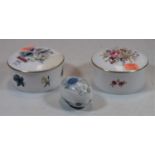 Two Worcester trinket jars and covers; together with a Wedgwood example (3)