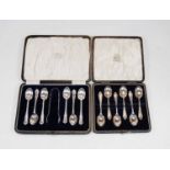 A set of six George V silver teaspoons, together with matching sugar tongs, in fitted leather